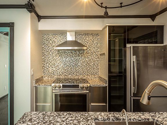 4th image of 625 S Westwood St #159