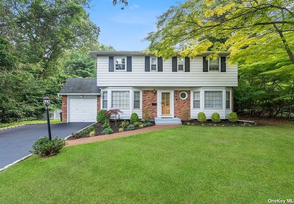 1st image of 8 Albatross Ln