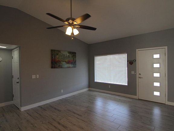 4th image of 417 E Wickieup Ln