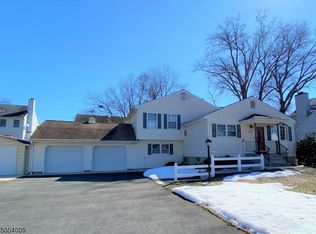 232 Woodside Ln, Bridgewater, NJ 08807