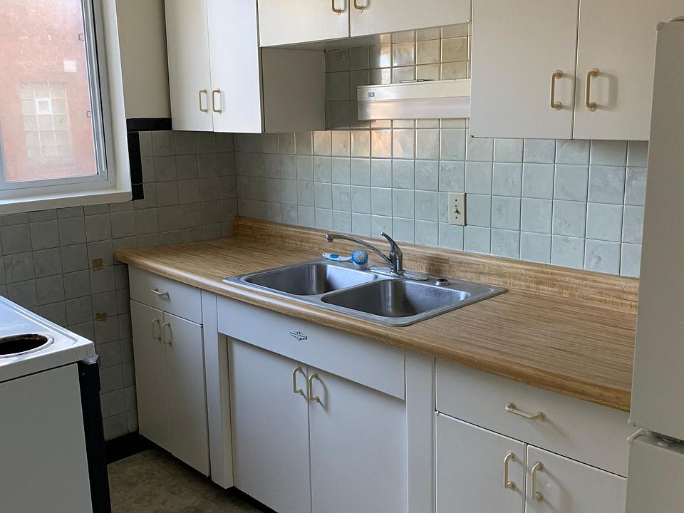 1st image of 1210 Irving Ave APT 4
