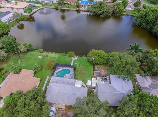 254 NW Lincoln Cir N, Saint Petersburg, FL 33702