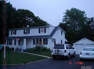 123 E 4th St, Deer Park, NY 11729