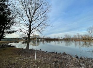 35 Nightingale Cir, Camargo, IL 61919