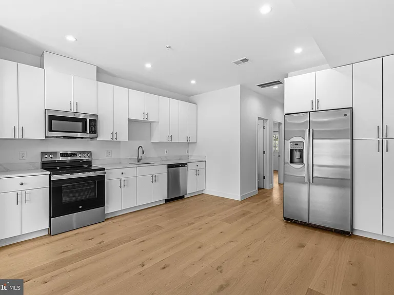 2530 B Elvans Rd SE — Photo 20