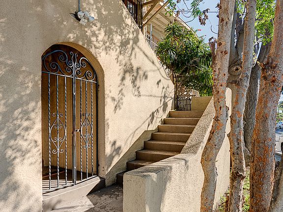 4th image of 718 Echo Park Ave