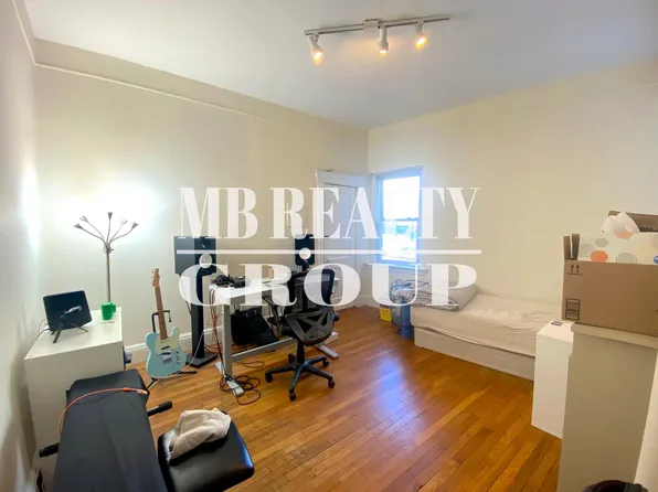 65 Park Dr, Boston, MA