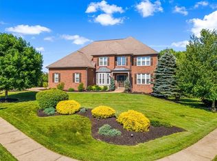 8001 Falcon Ct, Gibsonia, PA 15044