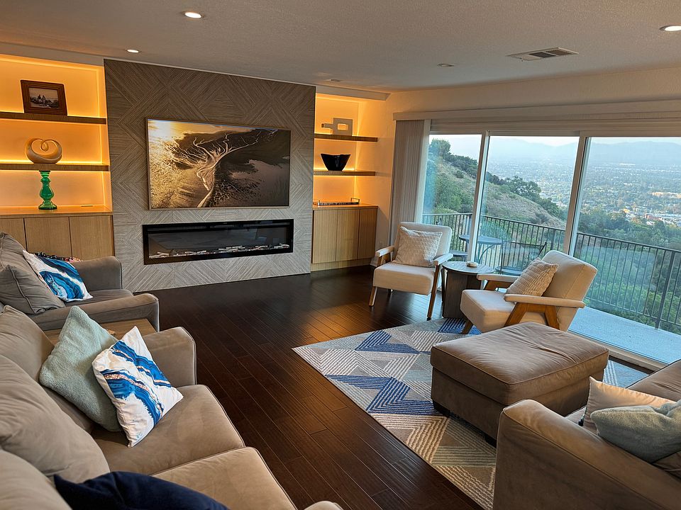 1st image of 3784 Deervale Dr