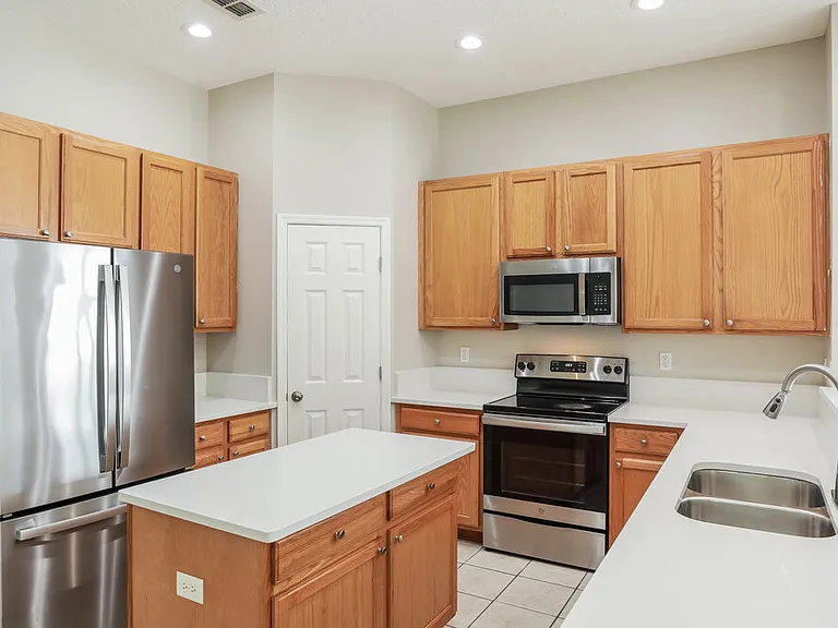 9446 Maidstone Mill Dr E — Photo 6