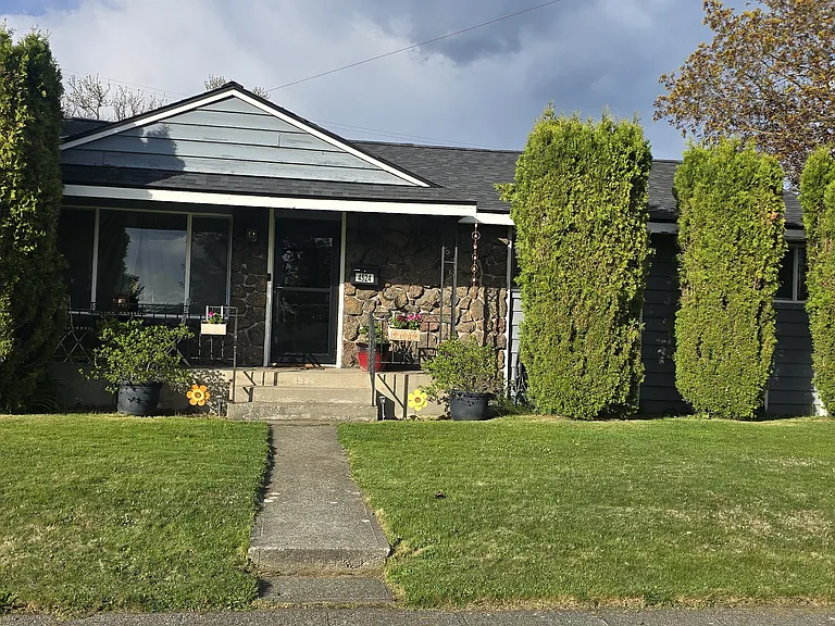 4524 N King Ct — Photo 1