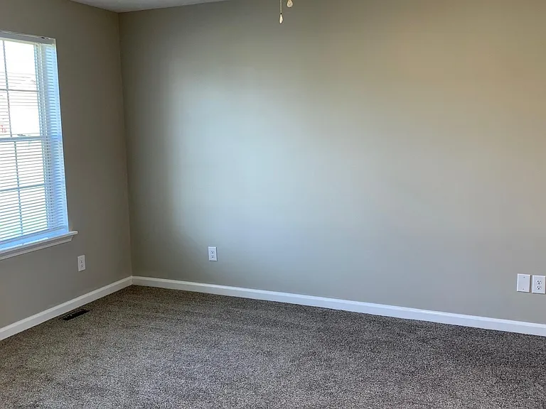 912 Pinoak Dr — Photo 12