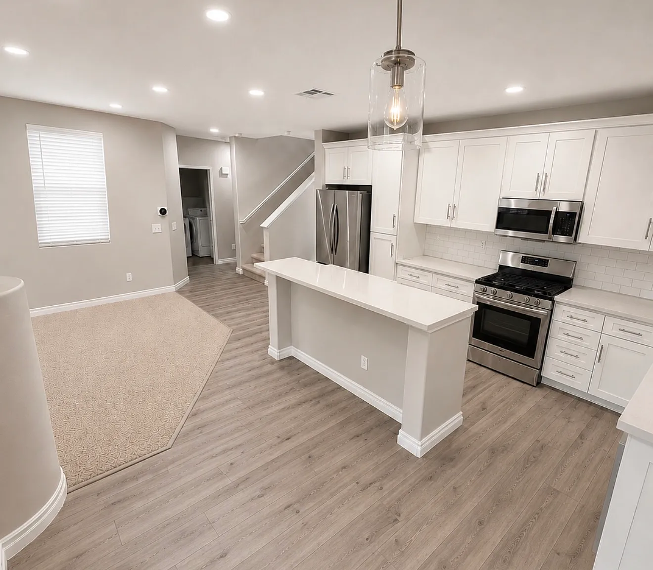 3 bed, 1559 sqft, $3,800 — Photo 1