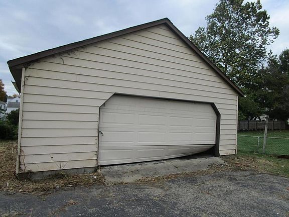 5th image of 521 N Cedar St