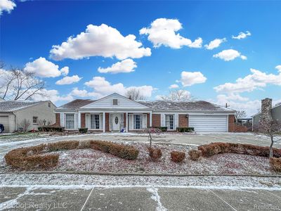 35851 Thornton Dr, Sterling Heights, MI, 48310