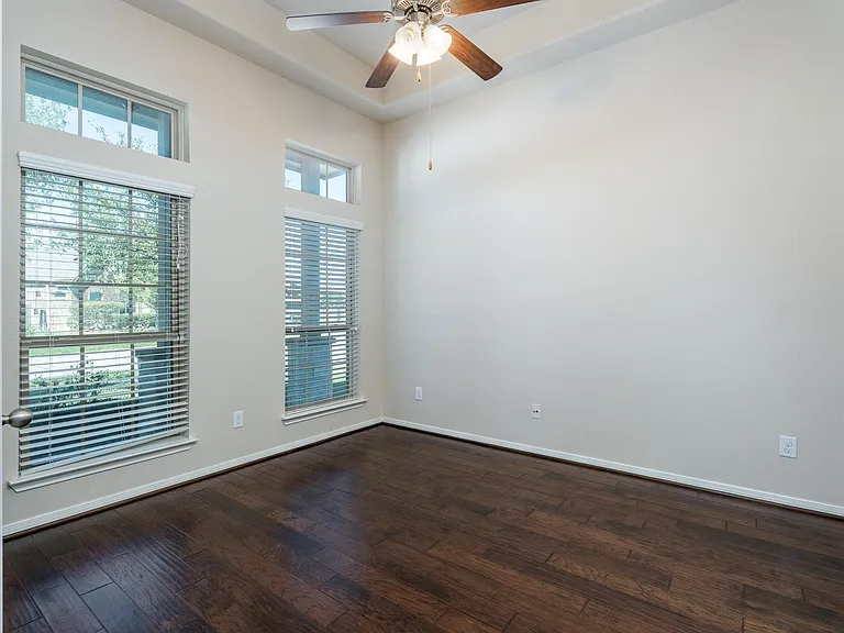 22918 Caverly Ln — Photo 5