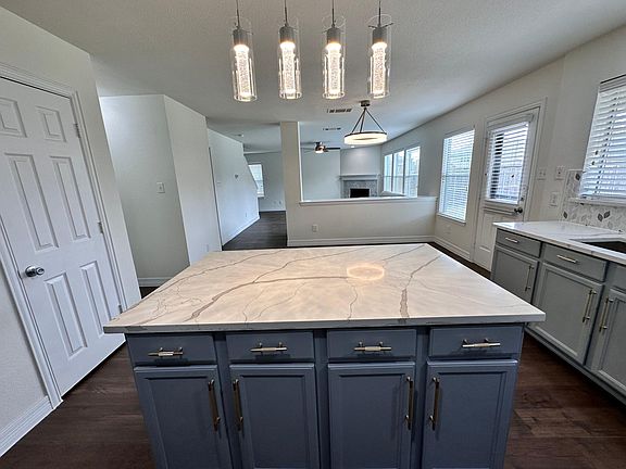3rd image of 1820 Kittyhawk Dr