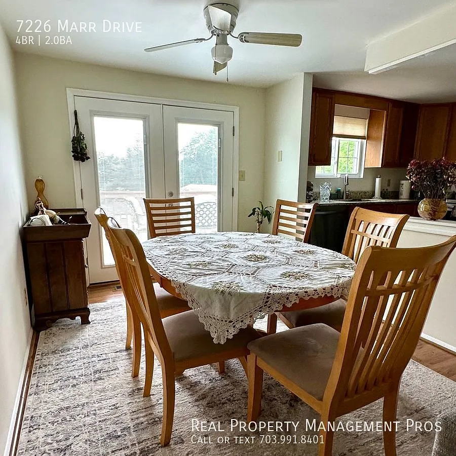 Fully Fenced Single Family Home w/ 1 Car Garage! — Photo 4
