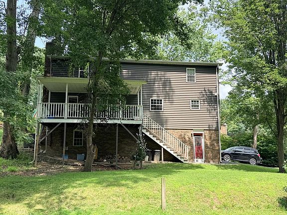 4th image of 101 Honeysuckle Ln