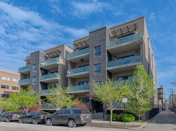 1146 W Hubbard St APT 1E, Chicago, IL 60642