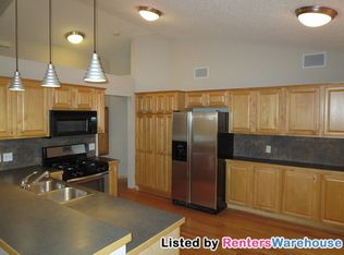 1473 Summit Shores Dr, Burnsville, MN 55306
