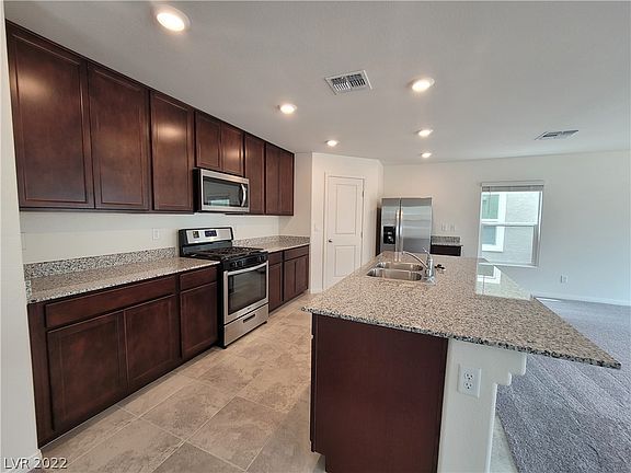 2nd image of 8150 Seminario Ave