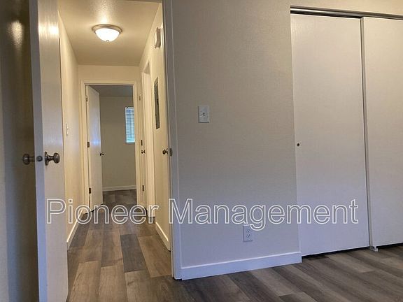 5th image of 624 NE Housley Ave APT 5