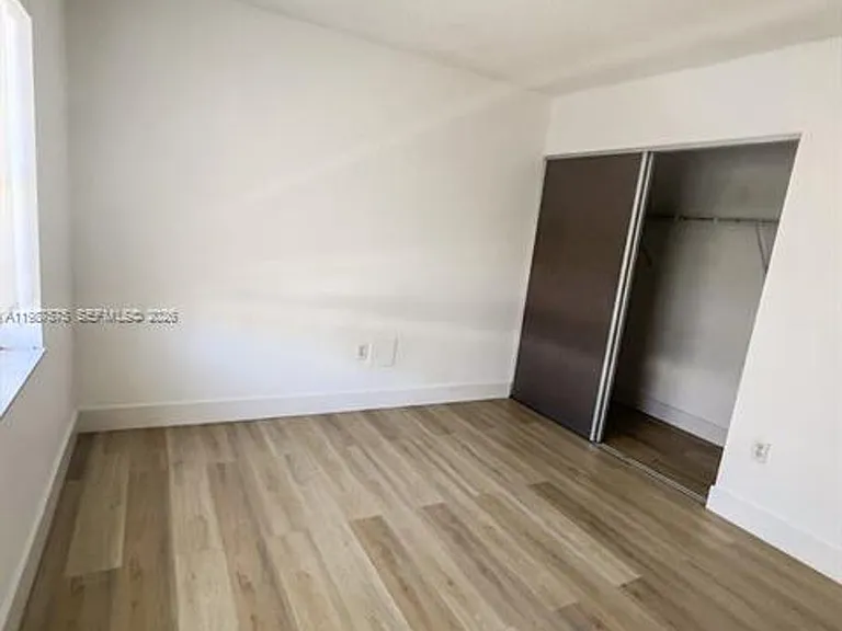 10550 NW 7th Ter #B7 — Photo 28