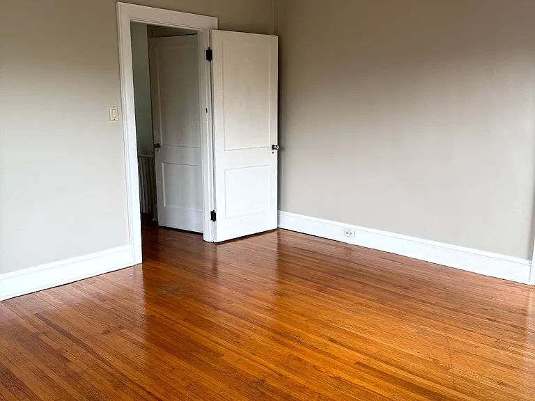 2117 Fairmont Blvd NE — Photo 16