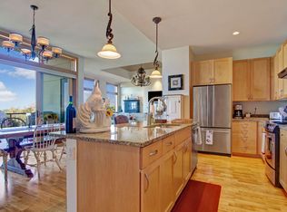 4201 Sunset Dr #211, Spring Park, MN 55384