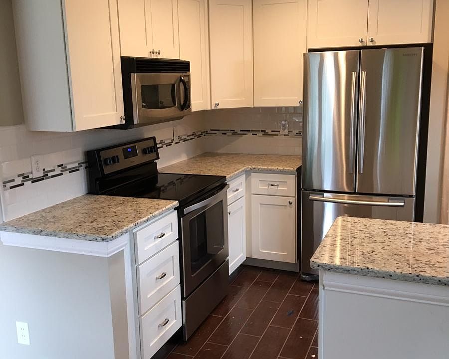 2nd image of 880 Saint Johns St