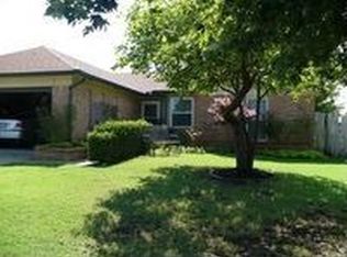524 Beagle Cir, Edmond, OK 73003