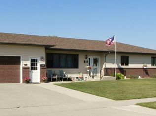 1619 Northview Ln, Aberdeen, SD 57401