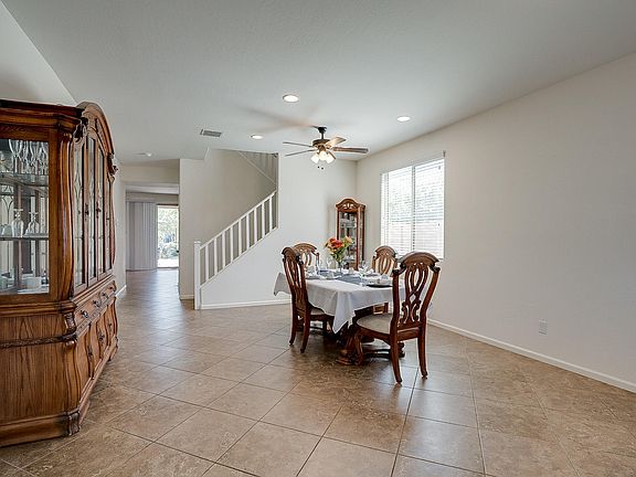 5th image of 861 E Tekoa Ave
