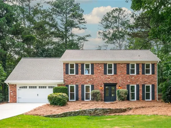 3375 Rivendell Ct, Roswell, GA 30075