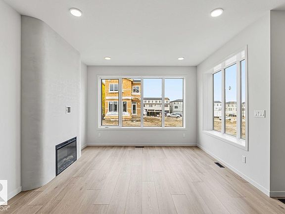 5th image of 423 31st St NW
