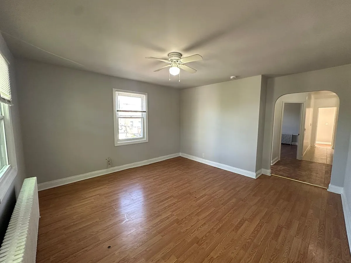 Unit Photo - 1025 17th St NE