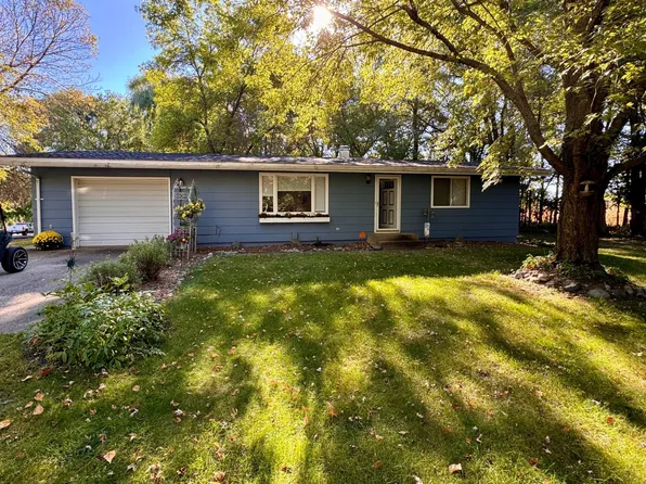 6701 161st Ave NE, New London, MN 56273