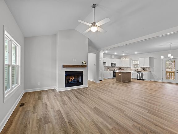3rd image of 95 Leisure Ln