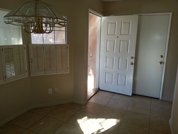 Dining Area At Ft Dr/Kitchen