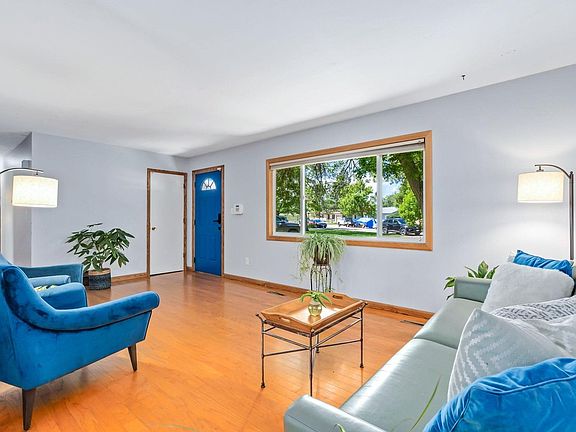 4th image of 404 Irish Dr