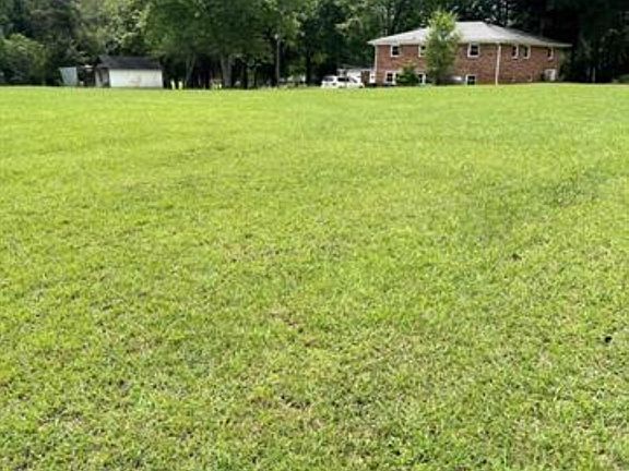 5th image of 157 Pine Dr