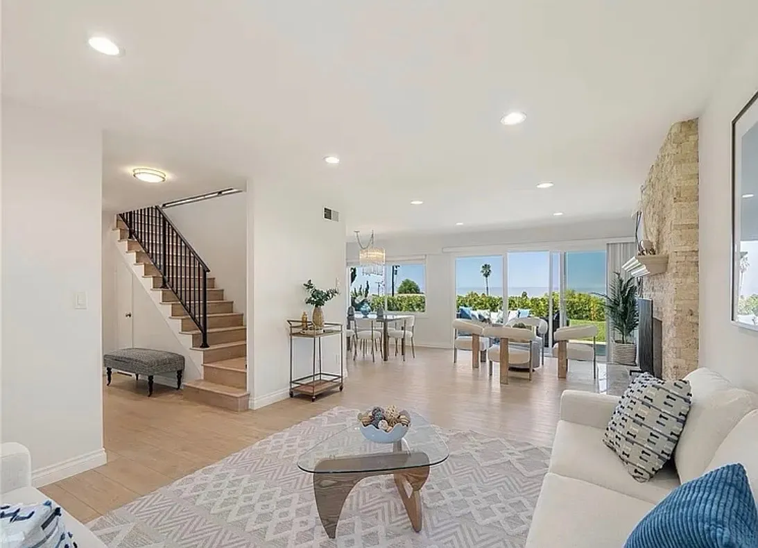 5 bed, 2440 sqft, $7,495 — Photo 2