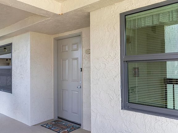 5th image of 1055 Ocean Dr APT 304