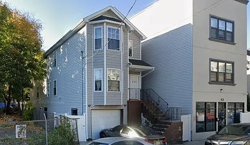242 Graham Ave Photo 1