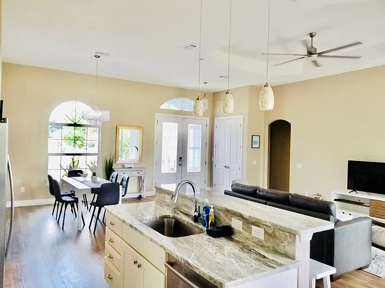 257 Manor Rd — Photo 12
