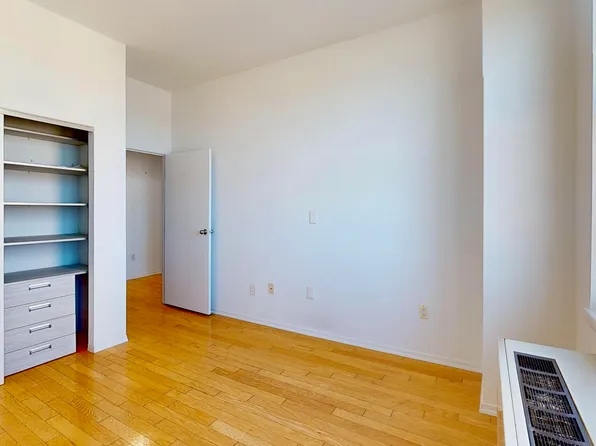 135 Oceana Drive East image 11 of 36