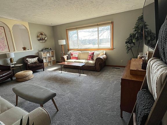 3rd image of 2900 Pioneers Blvd