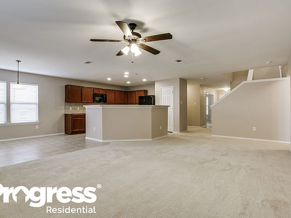2nd image of 515 Tunnel St