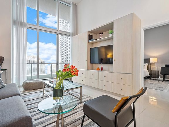 4th image of 475 Brickell Ave #Id1232215p